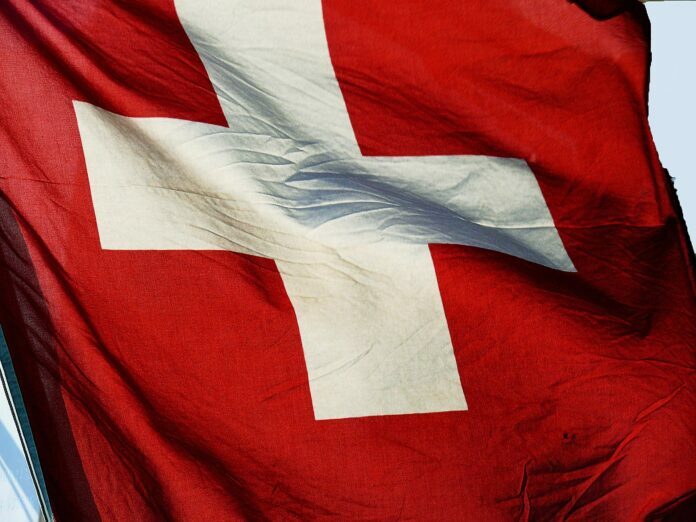 swiss-flag-1469327_1920