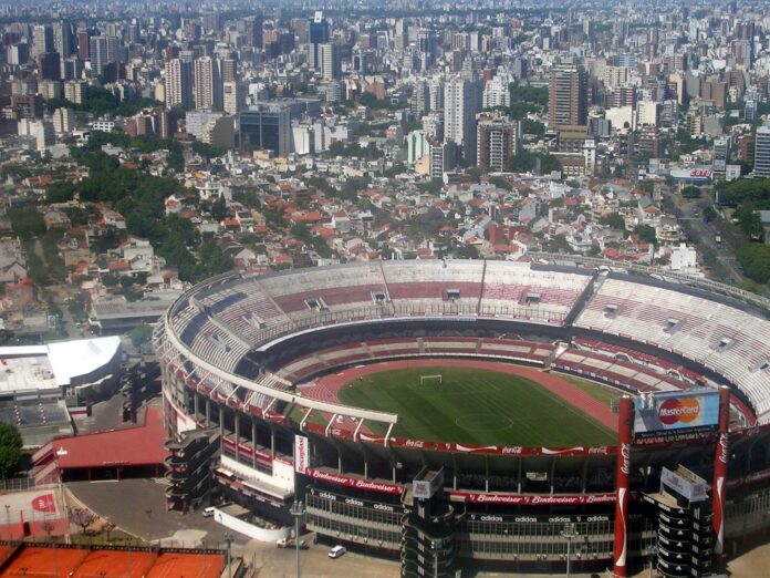 002.Buenos_Aires_desde_el_cielo_(Estadio_de_River)