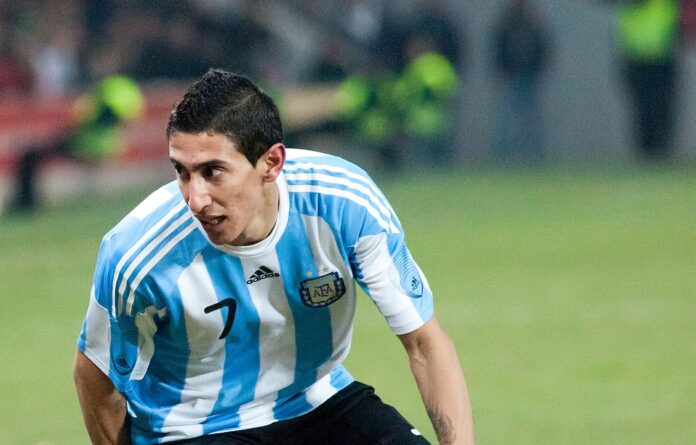 Fabio_Coentrao_(L),_Angel_Di_Maria_(R)_–_Portugal_vs._Argentina,_9th_February_2011_(1)