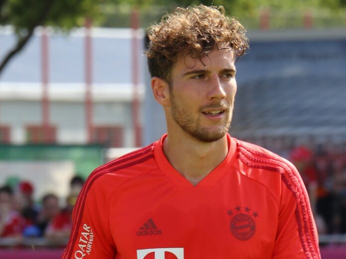 Leon_Goretzka_Training_2019-09-01_FC_Bayern_Muenchen-2_(cropped)