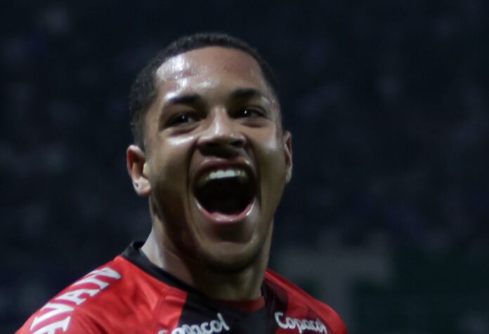 SÉRIE_A_-_PALMEIRAS_0_X_2_ATHLETICO_PARANAENSE_-_Vitor_Roque_e_Rômulo