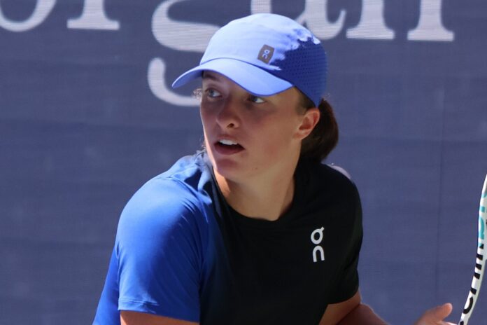 Iga_Świątek_(2023_US_Open)_09_(cropped)