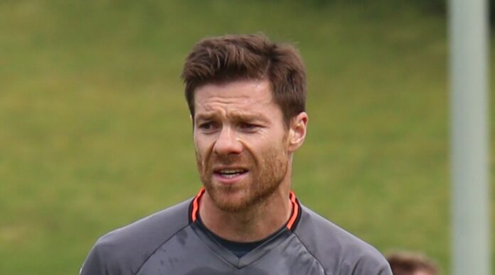 Xabi_Alonso_Training_2017-05_FC_Bayern_Muenchen-5