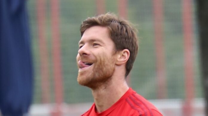 Xabi_Alonso_Training_FC_Bayern_München-5